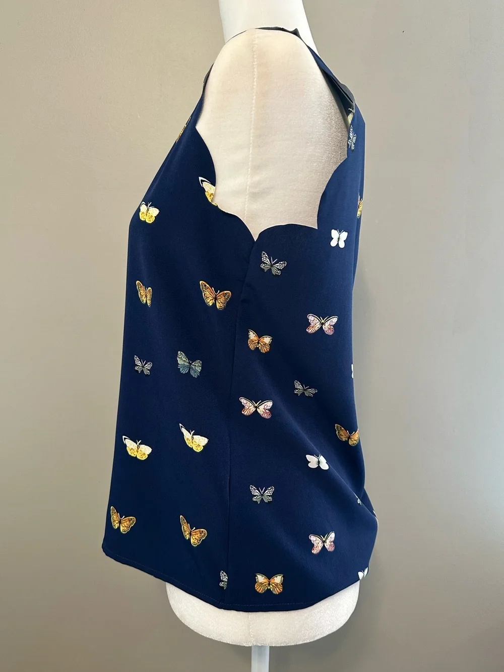 NWT Sleeveless Navy Butterfly Print Blouse - Medium